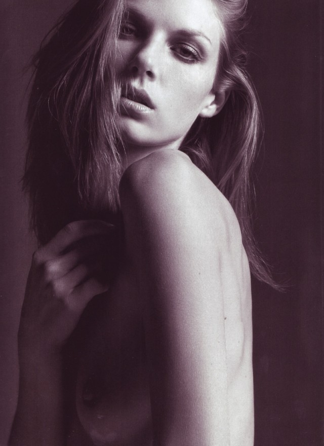 Angela Lindvall Fotoğrafı