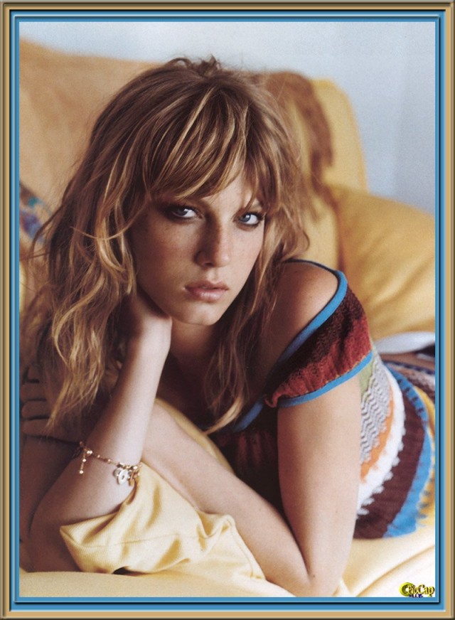 Angela Lindvall Fotoğrafı
