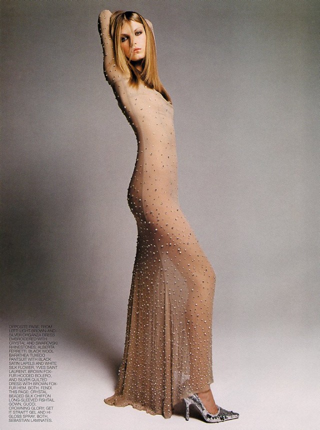 Angela Lindvall Fotoğrafı