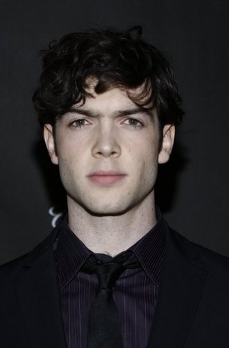 Ethan Peck fotoğrafı