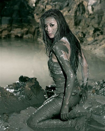 Veronica Ngo Fotoğrafı