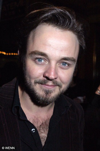 Matthew Newton fotoğrafı