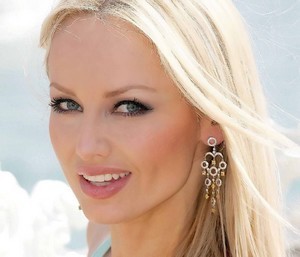 Adriana Karembeu Fotoğrafı