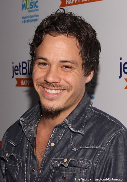 Michael Raymond-James fotoğrafı