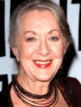 Thelma Barlow fotoğrafı
