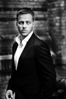 Tom Wlaschiha fotoğrafı