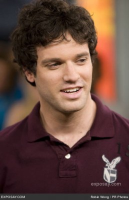Jake Epstein fotoğrafı