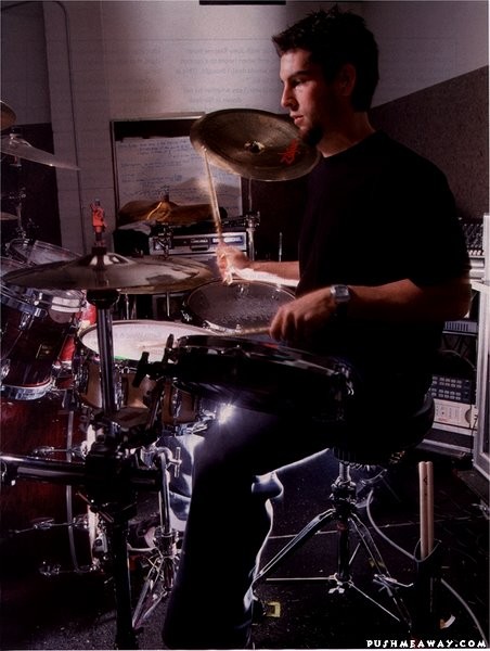 Rob Bourdon fotoğrafı