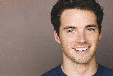 Ian Harding Fotoğrafı