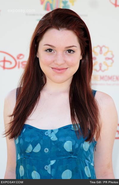 Jennifer Stone Fotoğrafı