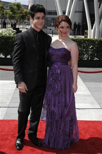 Jennifer Stone Fotoğrafı