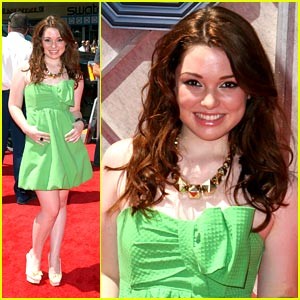 Jennifer Stone Fotoğrafı