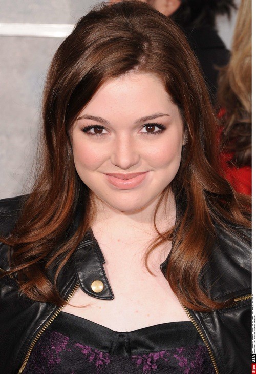 Jennifer Stone Fotoğrafı