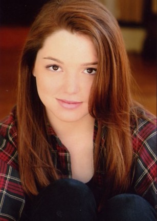 Jennifer Stone Fotoğrafı
