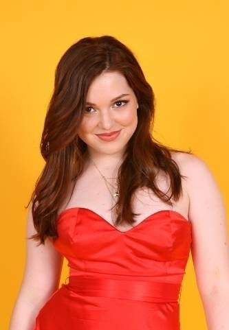 Jennifer Stone Fotoğrafı