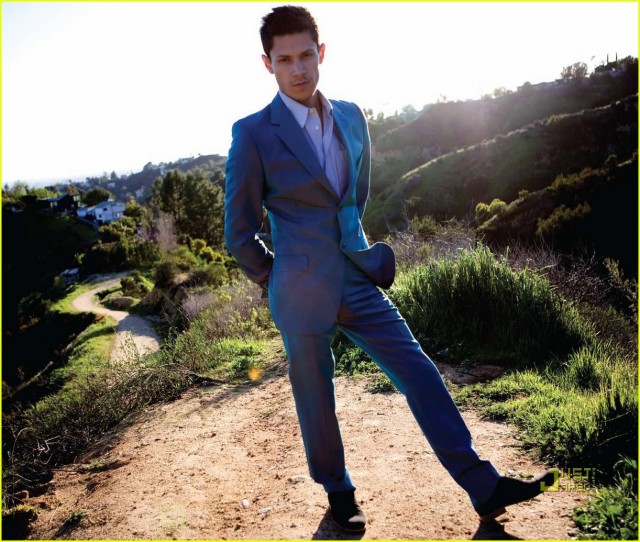 Alex Meraz Fotoğrafı