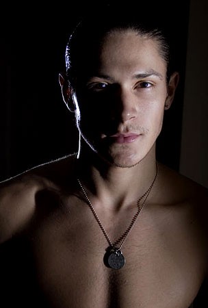 Alex Meraz Fotoğrafı