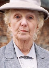 Joan Hickson fotoğrafı