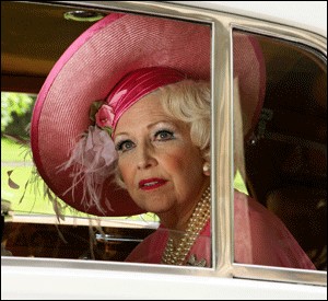 Barbara Cartland fotoğrafı