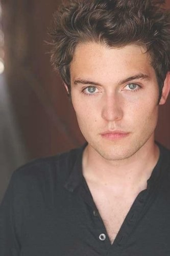 Chase Ryan Jeffery fotoğrafı