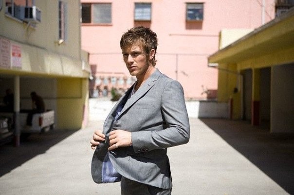 Charlie Bewley fotoğrafı