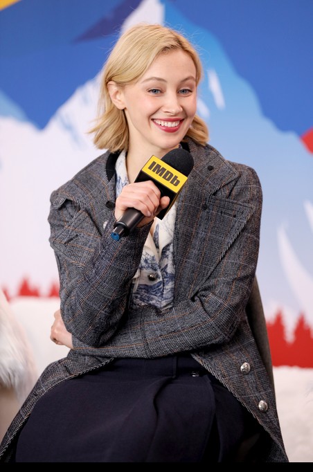Sarah Gadon Fotoğrafı