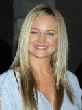 Sharon Case fotoğrafı