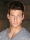 Parker Young fotoğrafı