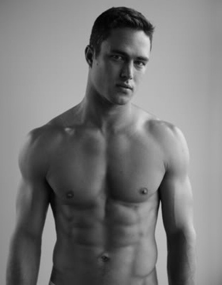 Taylor Kinney Fotoğrafı