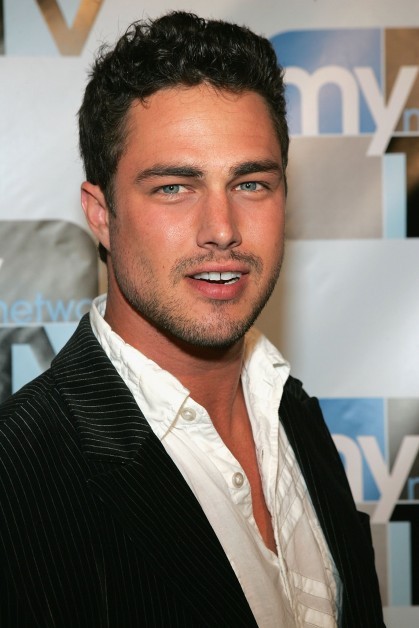 Taylor Kinney fotoğrafı