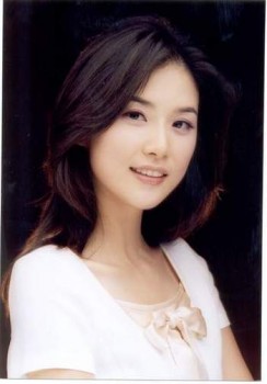 Lee Bo Young fotoğrafı