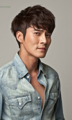 Jo Dong-hyuk fotoğrafı