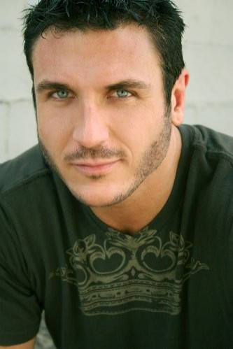 Russell Reynolds fotoğrafı