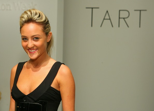 Lauren C. Mayhew fotoğrafı