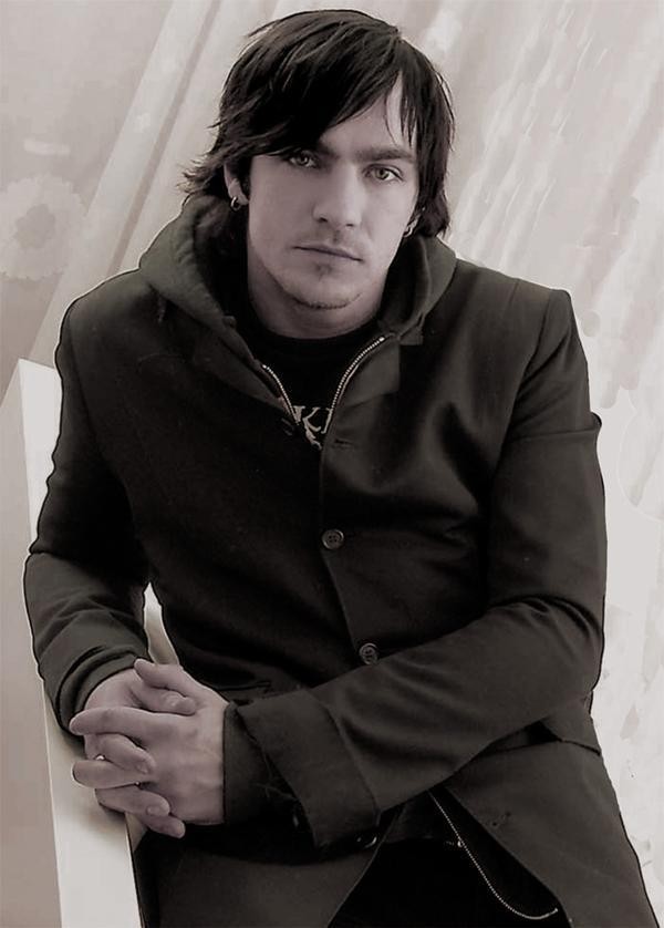 Adam Gontier Fotoğrafı