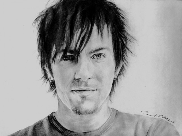 Adam Gontier Fotoğrafı