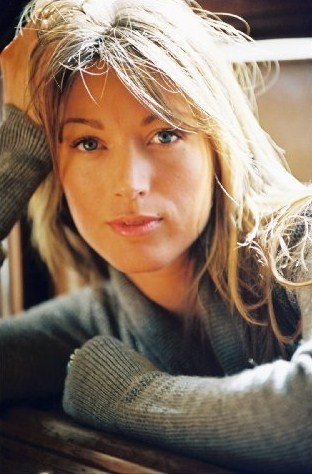 Natalie Zea Fotoğrafı
