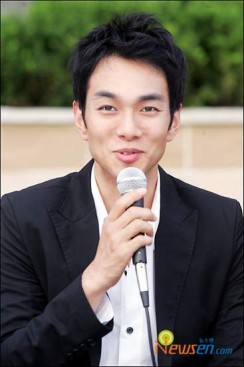 Lee Kyu Han Fotoğrafı