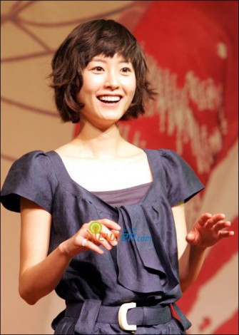 Jeong Yoo-mi (i) Fotoğrafı