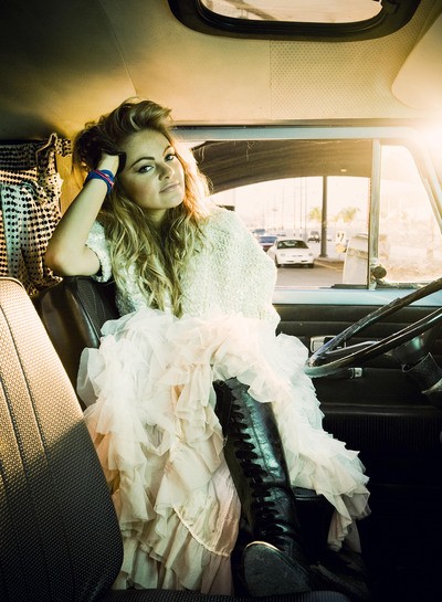 Caitlin Crosby fotoğrafı