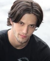 Nathan Parsons fotoğrafı