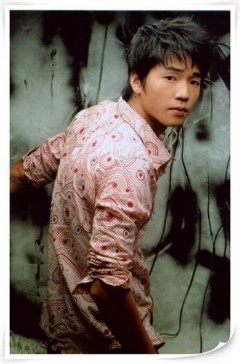 Moon Ji-yoon fotoğrafı