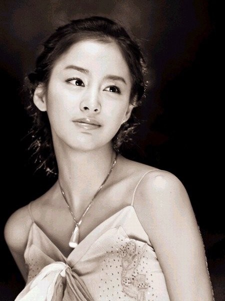 Kim Tae-hee Fotoğrafı