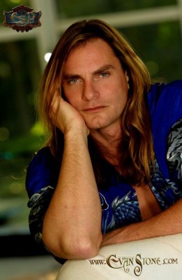 Evan Stone Fotoğrafı