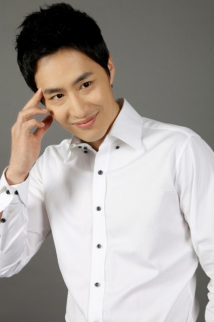 Kang Dong-yup fotoğrafı