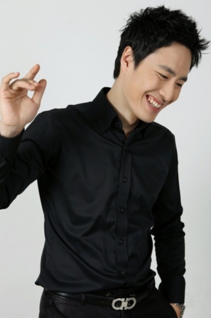 Kang Dong-yup fotoğrafı