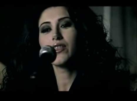 Aslı Güngör Fotoğrafı