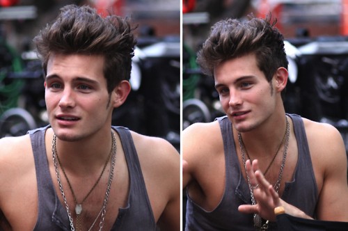 Nico Tortorella fotoğrafı