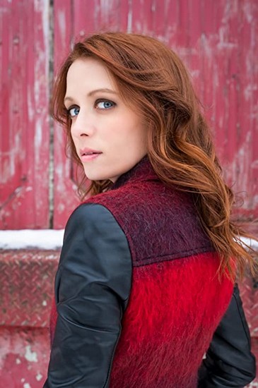 Lara Jean Chorostecki Fotoğrafı