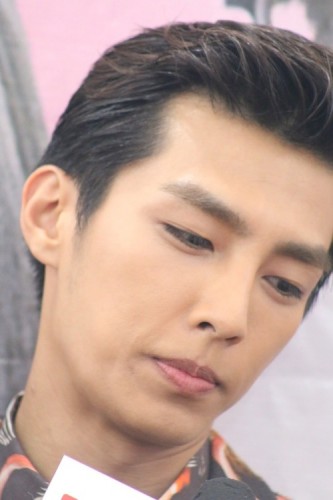 Aaron Yan Fotoğrafı